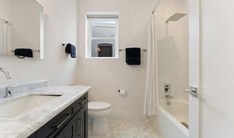 922 8TH St NE, Washington, DC 20002
