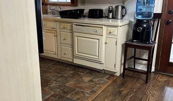 84 N Vivyen St, Bergenfield, NJ 07621