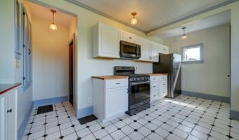 805 N Indiana Ave, Auburn, IN 46706