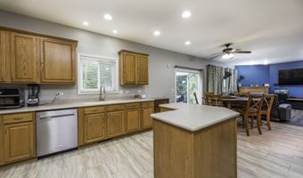 686 Kennedy Dr, Antioch, IL 60002