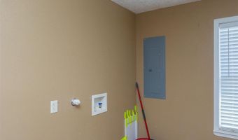 612 610 W Grand Ave, Artesia, NM 88210