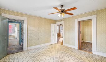 694 Hope St, Bristol, RI 02809