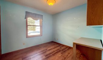 236 Wilson St, Alden, MN 56009