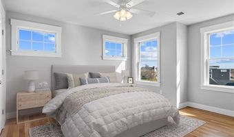 2 Sedge Ct, Narragansett, RI 02882