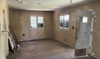 27620 C Dr N, Albion, MI 49224