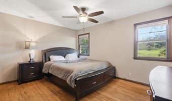 916 Whitney Dr, Apple Valley, MN 55124