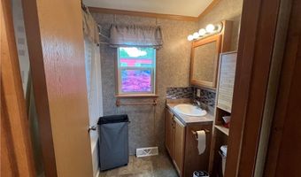 824 Forest Park Ave, Middletown, RI 02842