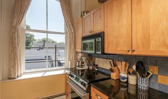 11 Willow St 5, Newport, RI 02840