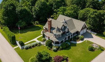 19 Ledge Rd, Bristol, RI 02809