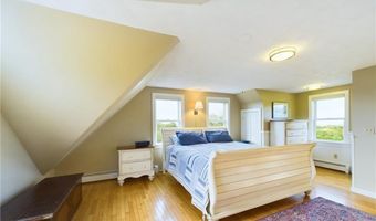 1087 Lakeside Dr, Block Island, RI 02807