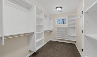 3330 Kellygreen Ct, Angola, IN 46703