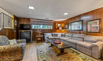 26 Warren Dr, Aberdeen, NJ 07747