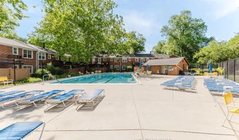 2725 S WALTER REED Dr B, Arlington, VA 22206