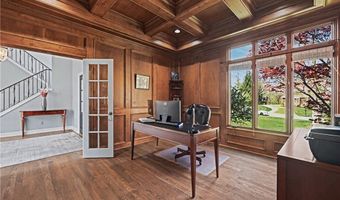 560 Club Dr, Aurora, OH 44202