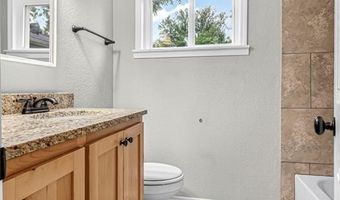 702 9th St, Barling, AR 72923