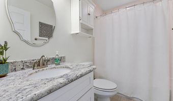 354 Main St, Bay St. Louis, MS 39520
