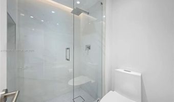 20505 E Country Club Dr 231, Aventura, FL 33180