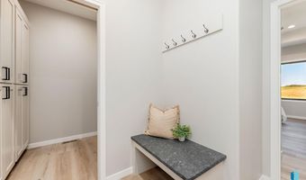 2516 E Chestnut Trl, Brandon, SD 57005