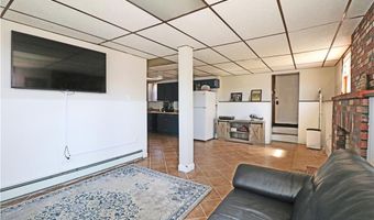 62 Valleybrook Dr, East Providence, RI 02914