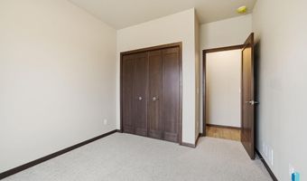 2816 E Hazelnut St, Brandon, SD 57005