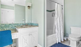 116 Nayatt Rd, Barrington, RI 02806
