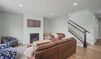 6694 Lakeview Cir NE, Albertville, MN 55301