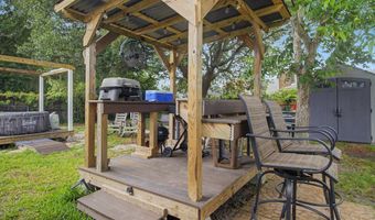 835 Lakewood Pl, Biloxi, MS 39532