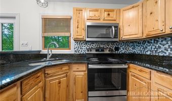 830 W Tweetsie Ln, Banner Elk, NC 28604