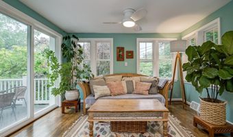 7016 WILSON Ln, Bethesda, MD 20817