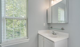 5075 MINDA Ct, Alexandria, VA 22304