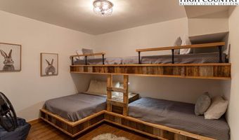 407 Signature Ridge Rd, Banner Elk, NC 28604