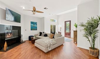 210 N Stage Coach Ln, Fallbrook, CA 92028