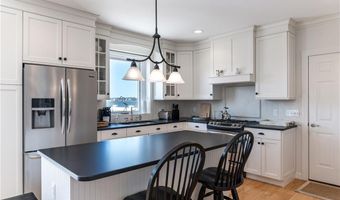 56 Marine Dr, Narragansett, RI 02882