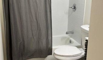 8 Steamboat Dr 5, Alloway, NJ 07462