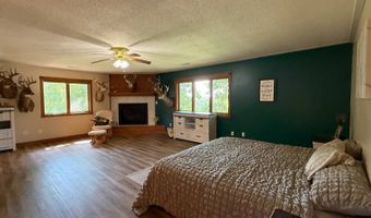 1537 270th St, Argyle, IA 52619