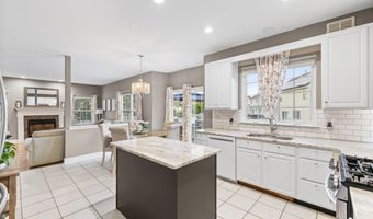 14 Brittany Dr, Bayville, NJ 08721