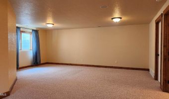 518 Medora Ave, Bismarck, ND 58503