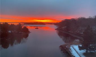 40 Web Ave 18, North Kingstown, RI 02852