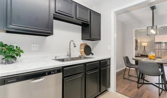 302 Cherokee Trl, Alvarado, TX 76009