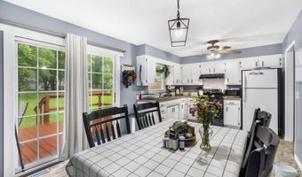 668 W Springfield St, Aurora, MO 65605