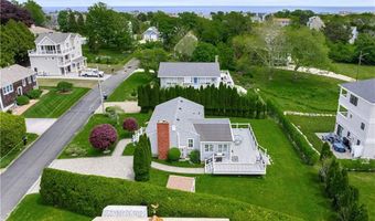 35 Willow Ave, Narragansett, RI 02882