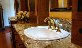 206 Lower Red Water Creek Rd, Beulah, WY 82712