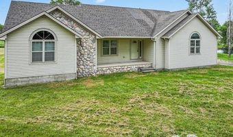 6051 Hough Rd, Almont, MI 48003