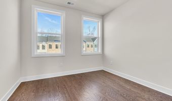 6 Augustus Dr, Middletown, NJ 07748