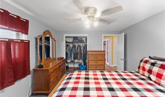 64 Deerfield Dr, Warwick, RI 02886