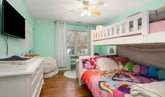 4 Twain Dr, Allentown, NJ 08501