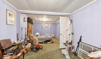 76 Railroad St, Auxier, KY 41602