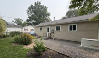 1819 Washington St, Algonac, MI 48001