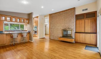 9009 CHARRED OAK Dr, Bethesda, MD 20817