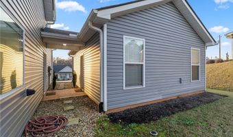 251 Inlet Pointe Dr, Anderson, SC 29625